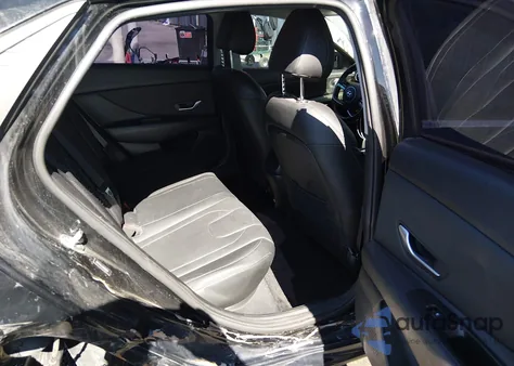 2022 Hyundai Elantra Limited z USA, uszkodzony, nr VIN 5NPLP4AG3NH068234